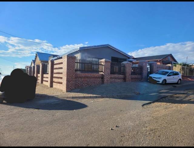 3 BEDROOM HOUSE FOR SALE IN ROCKLANDS
